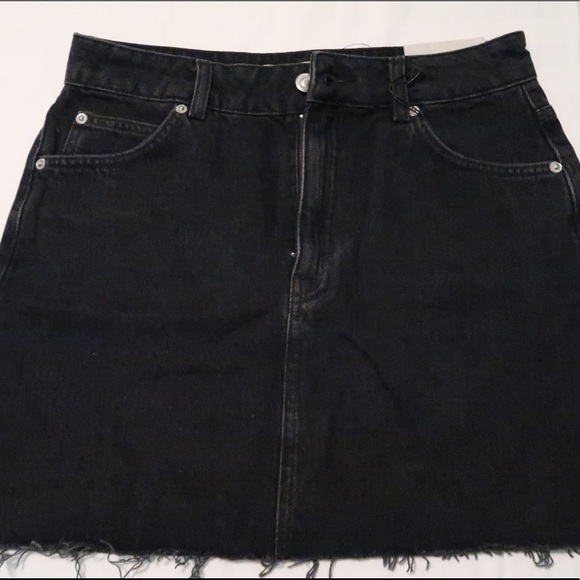 Black Denim Skirt 🖤 - Picture 3 of 5